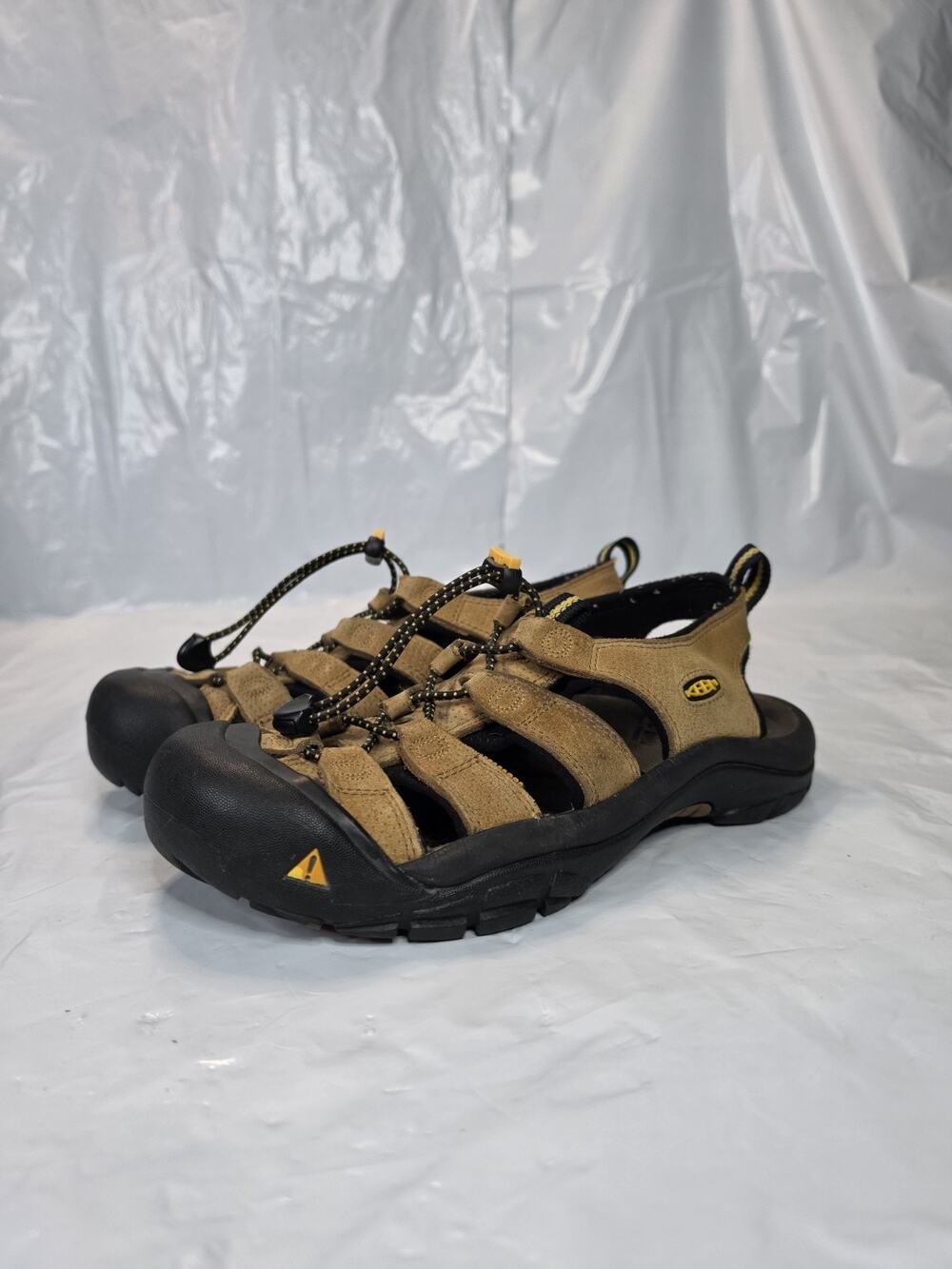 Keen Men's Tan Shoes /Sandals /Waterproof Size 9.5 Outdoors Hiking Slip-On